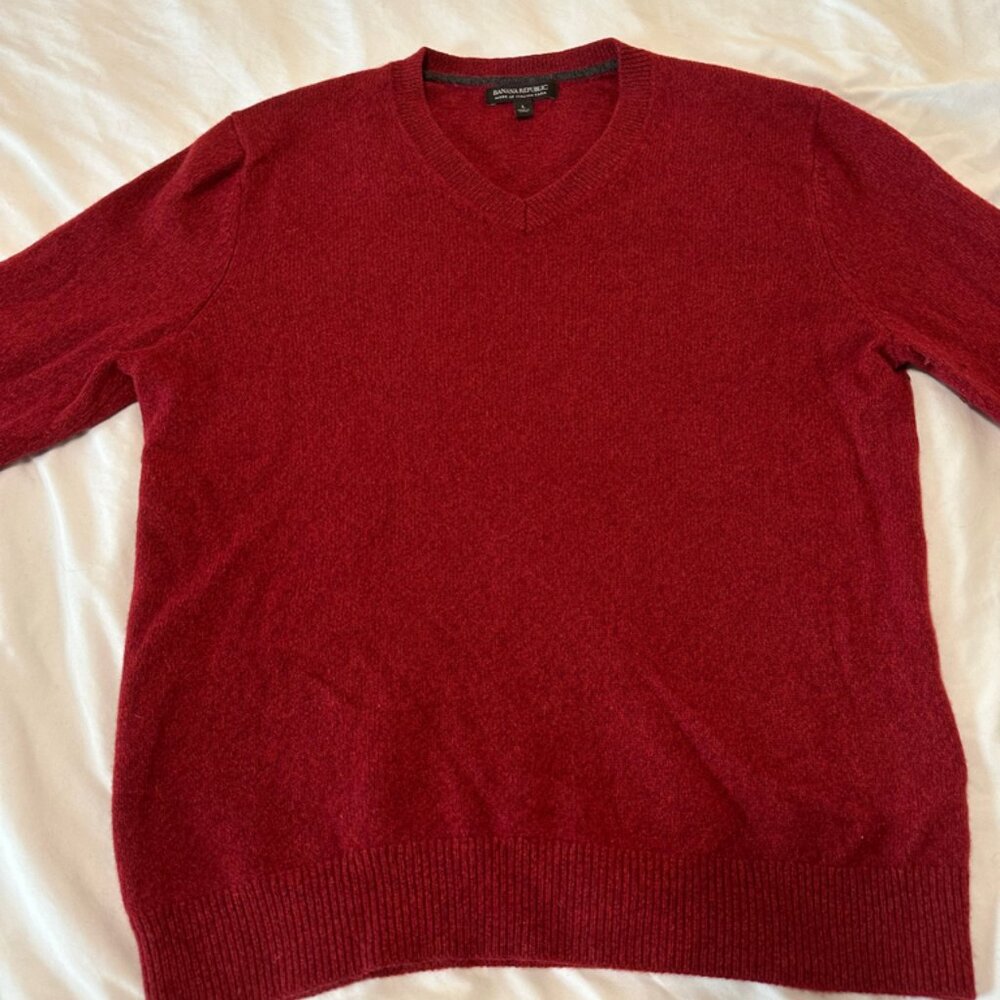 Banana Republic V-Neck Italian Yarn Red Sweater Sz L Long Sleeve